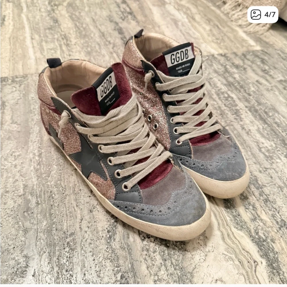 Golden Goose Mid Star Glitter Suede Leather Sneakers
Size 37 - Picture 4 of 7